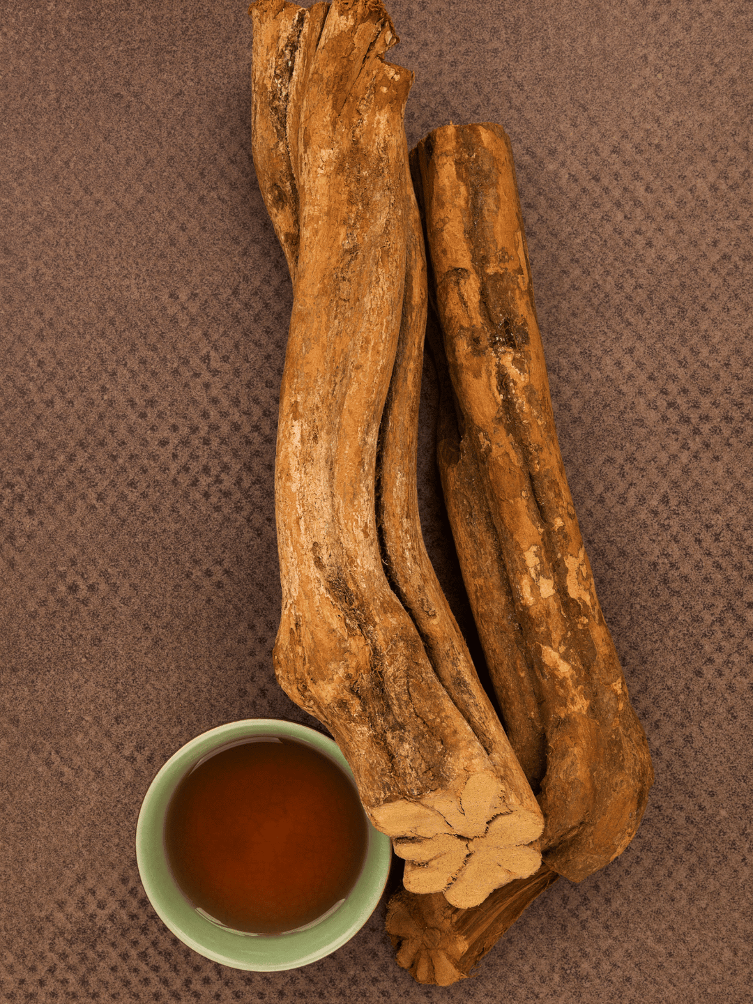 Ayahuasca Tee und Wurzeln